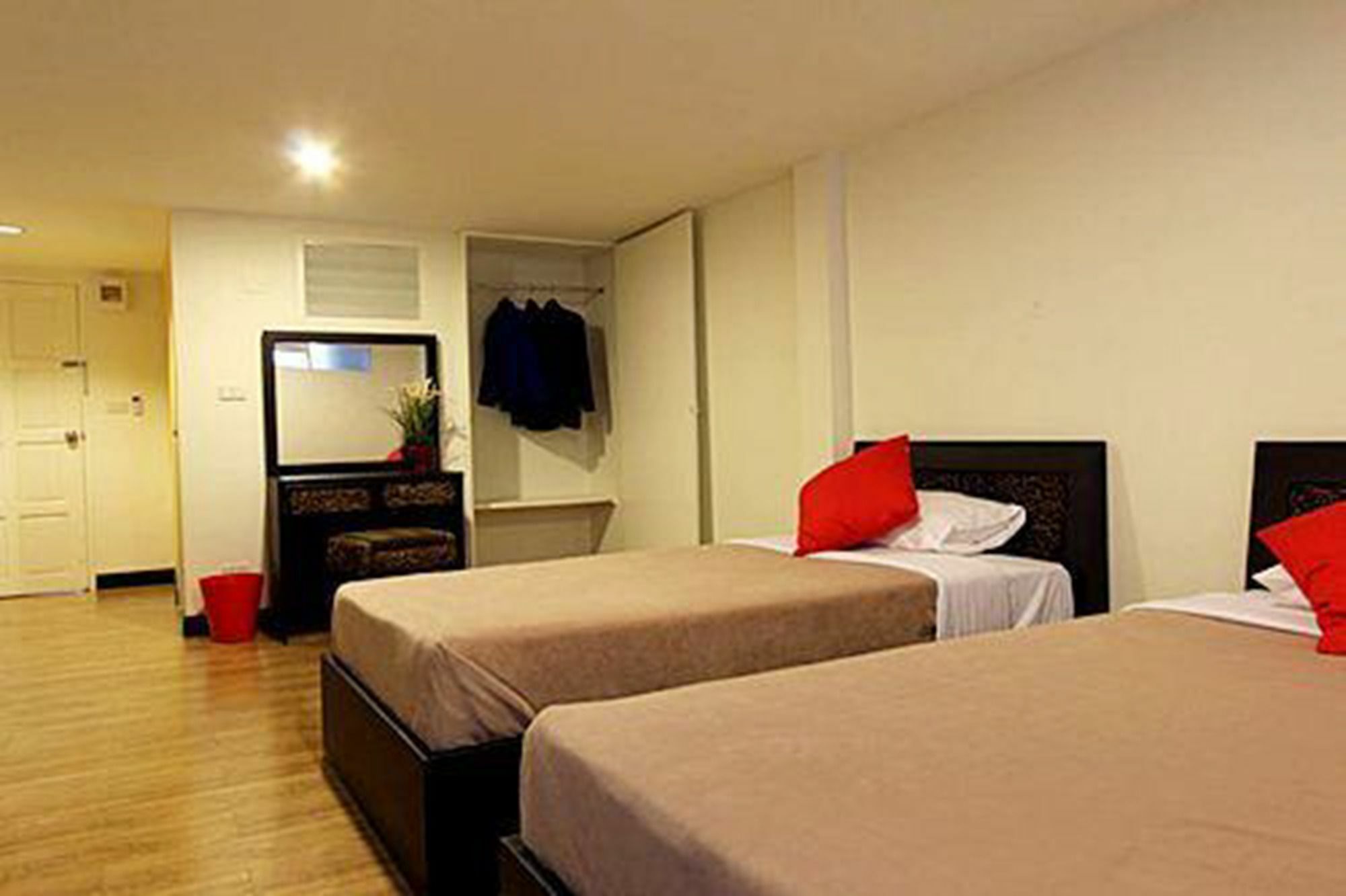 Leesort @ Onnuch Hotel Bangkok Ngoại thất bức ảnh